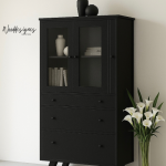 Slyvié Shelf
